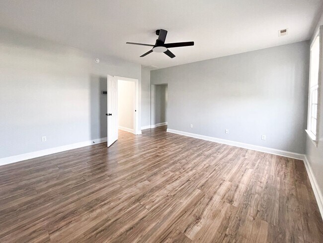 Building Photo - 1615 Old Trail Dr