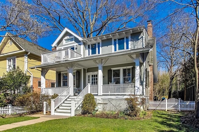 Building Photo - Palisades, NW Washington, DC - Beautiful 4...