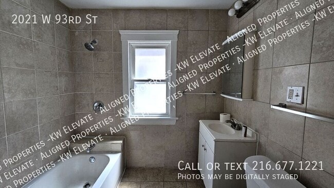 Building Photo - 2021 W 93rd St