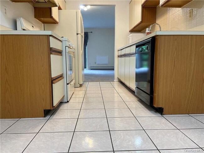 Building Photo - 100 Hillside Dr