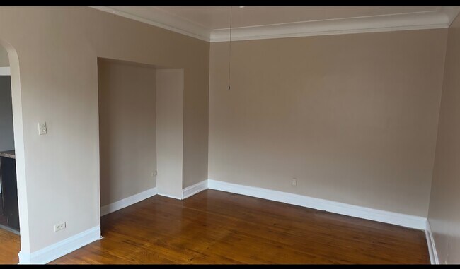 Building Photo - 8054 s Hermitage