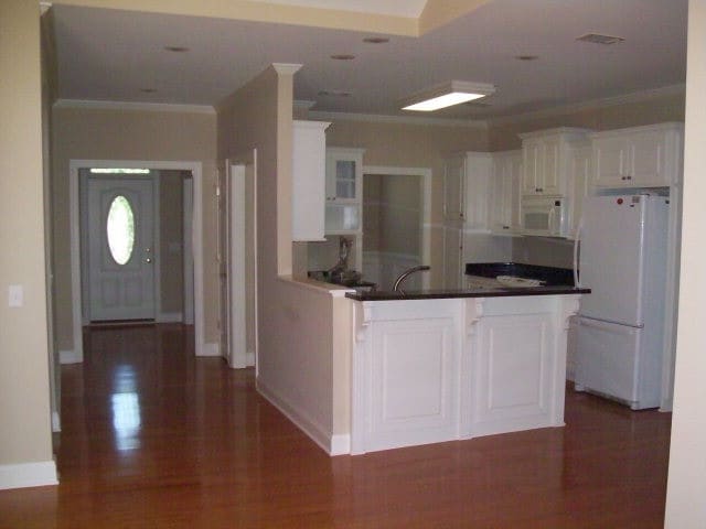 Building Photo - 221 Khaki Ct