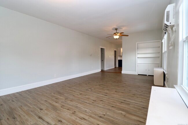 Building Photo - 32 Denison Ave
