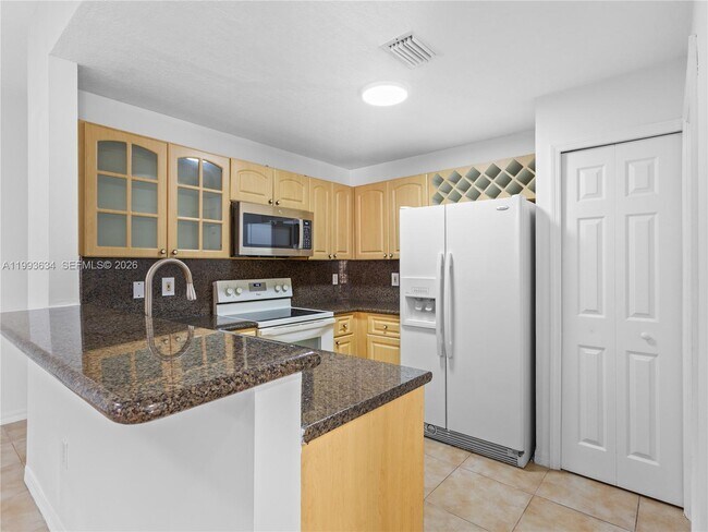 Building Photo - 6201 NW 114th Pl