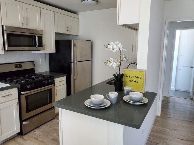 Building Photo - 2500 Mathews