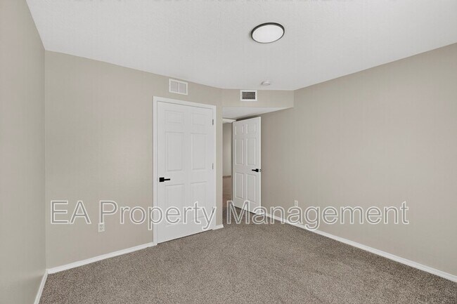 Building Photo - 5748 Pinon Flats Rd NW