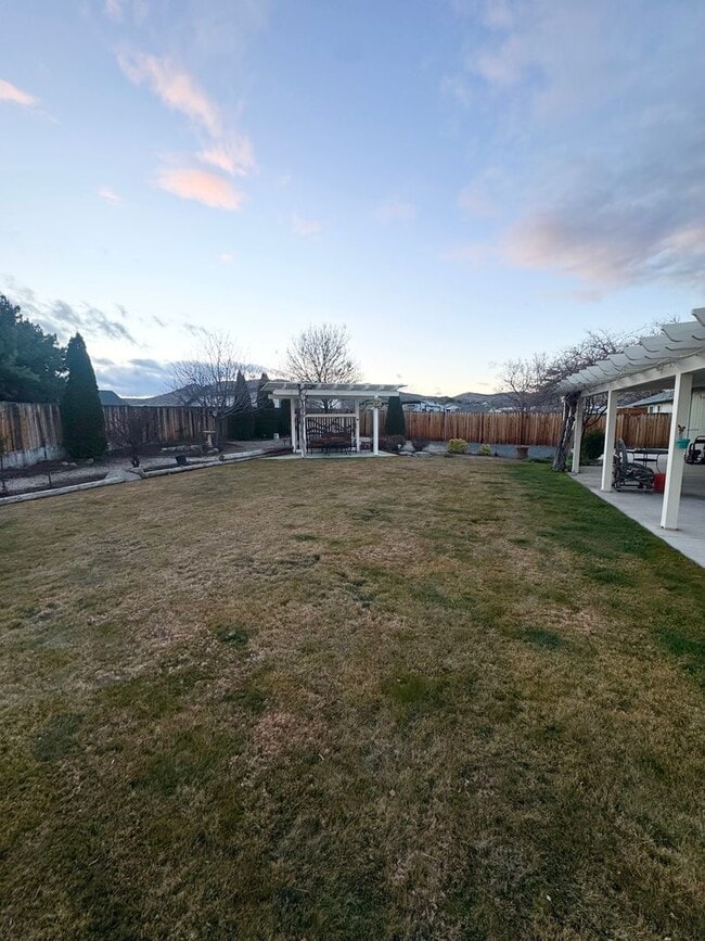 Building Photo - Charming 5 Bedroom One Story