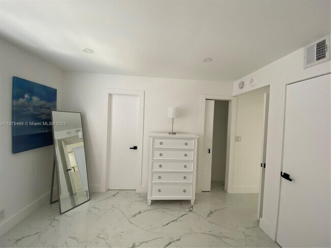Building Photo - 1500 S Ocean Blvd