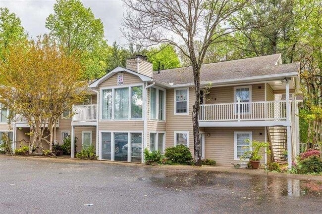 Building Photo - 306 Augusta Dr