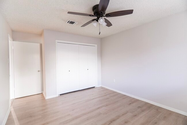 Building Photo - 2135 Whiteback Dr