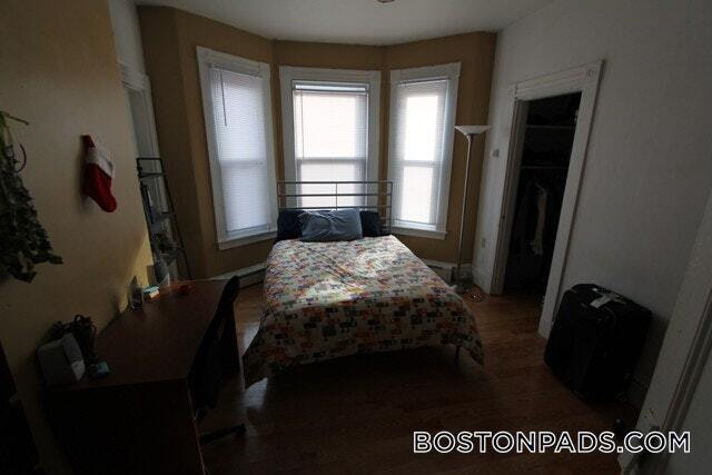 Building Photo - 35 Brookline St