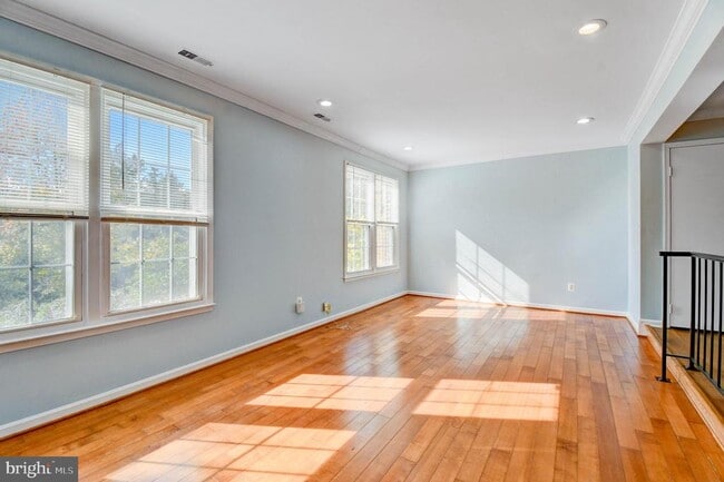 Building Photo - 4472 Ruggles Ct