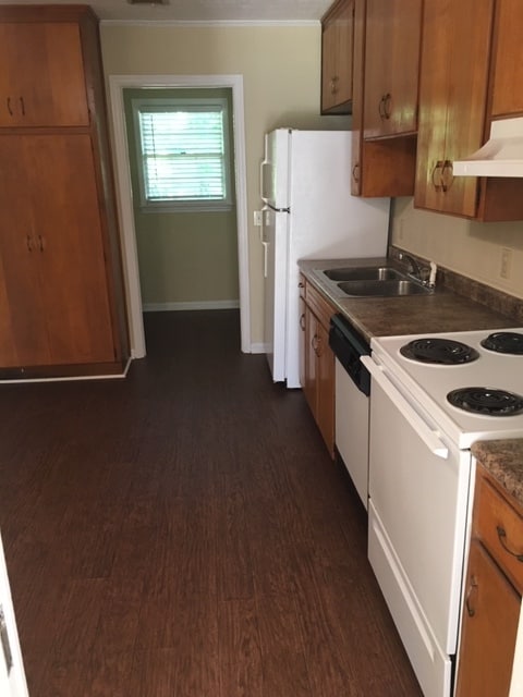 Building Photo - 549 Thorpe St