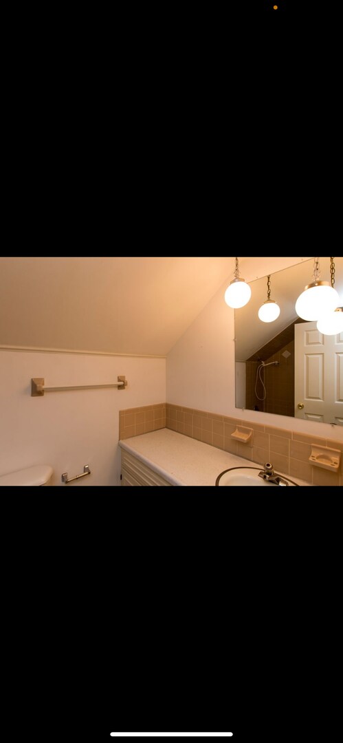 Building Photo - Welcome home to this 4-bedroom home in Kettering