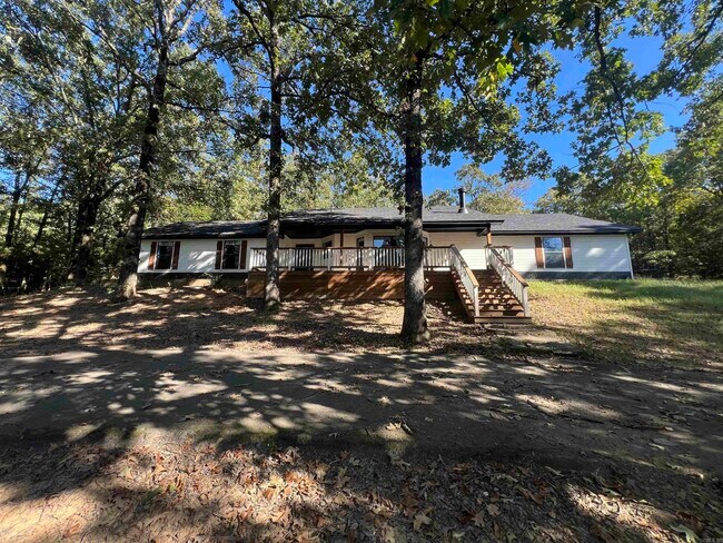 Primary Photo - 31 Linda Ln