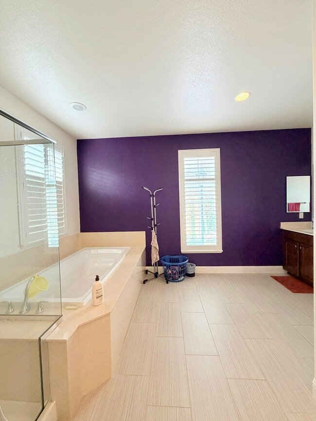 Building Photo - 3138 Vittoria Loop