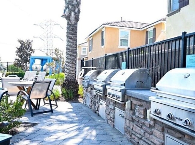 Building Photo - 6088 Sendero Ave