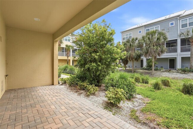 Building Photo - 3162 Moorings Dr S