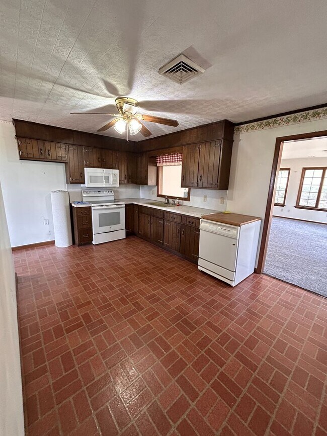 Building Photo - Spacious Ranch Home For Rent In Lititz