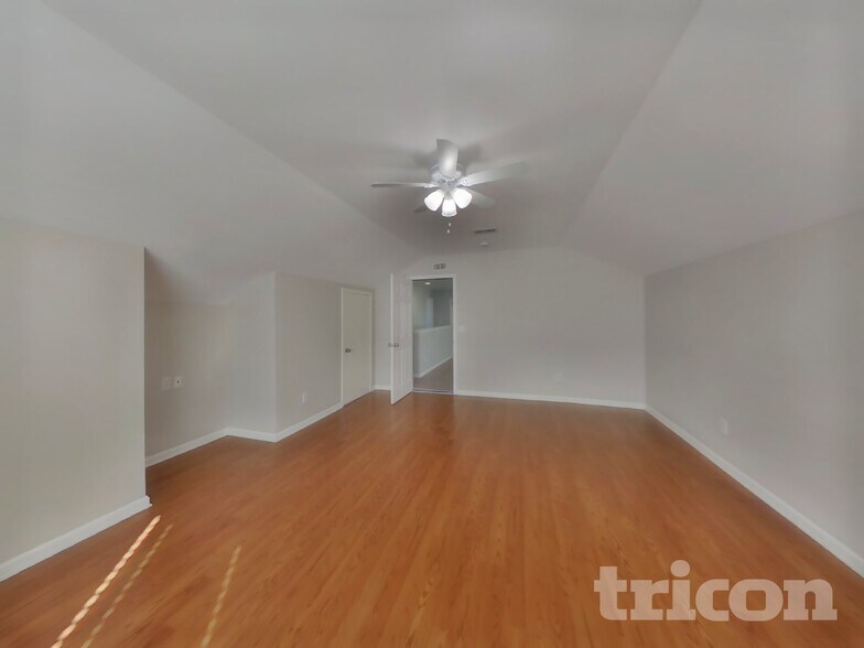 Building Photo - 4620 Van Leer Ct