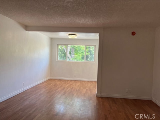 Primary Photo - 4936 Hazeltine Ave