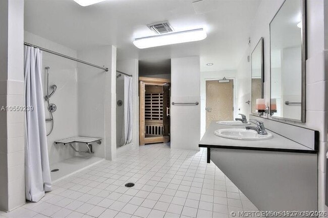 Building Photo - 2731 Taft St