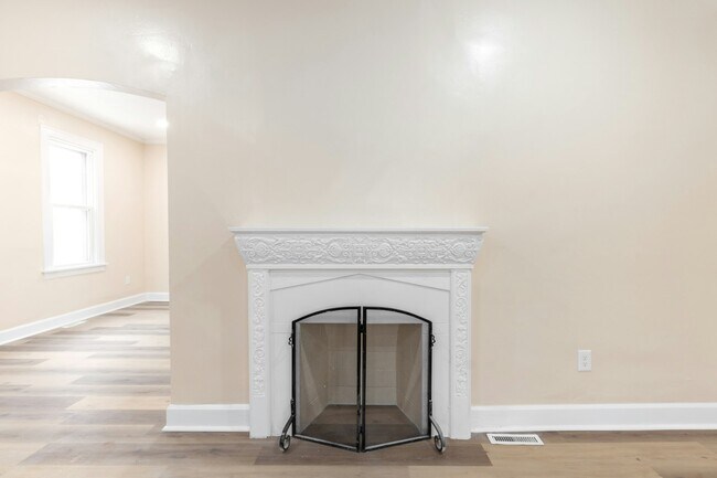 Building Photo - 3794 W 38th St