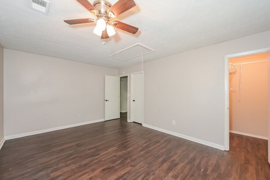 Building Photo - 405 Rill Crest Ct
