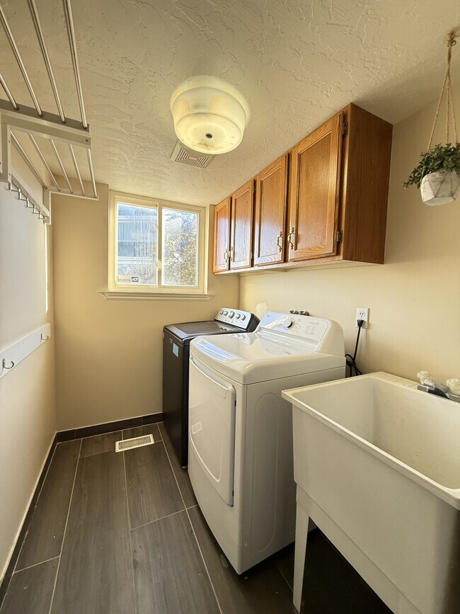 Building Photo - 3408 S Huntington Dr