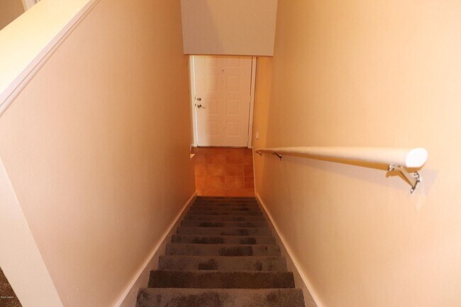 Building Photo - Two Story Townhome