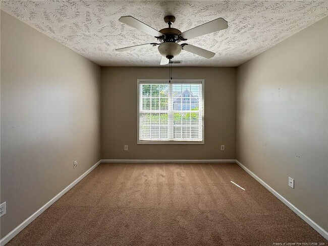 Building Photo - 136 Ivy Stone Dr