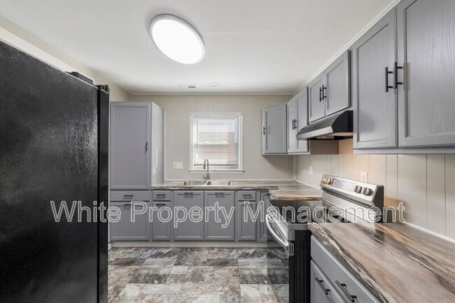 Building Photo - 911 Belinda St