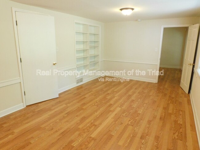 Building Photo - 1104 Madison Ave