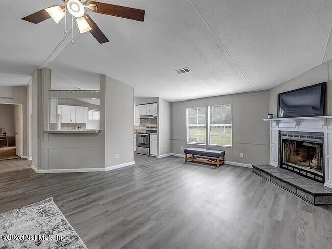 Building Photo - 2562 Hibiscus Ave