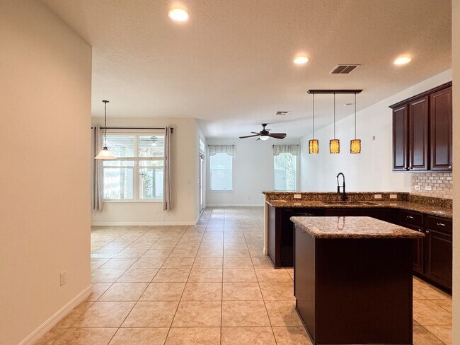 Building Photo - Windermere Landings Highly Desirable 3/2.5 Home...Beautifully Upgraded (2139 sq ft)! MUST SEE!