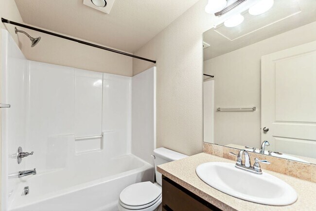 Building Photo - **AVAILABLE 18-May-2024** Woodridge Park C...