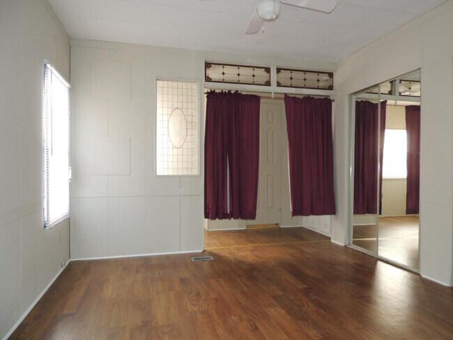 Building Photo - 965 Weems Chapel Rd