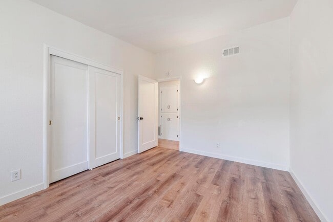 Building Photo - 2577 Gonzaga St