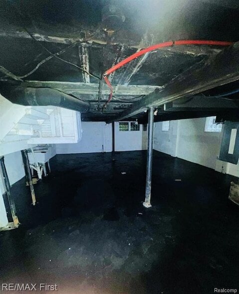 Building Photo - 13934 Montrose St