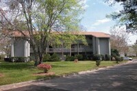 Building Photo - 6519 W Newberry Rd