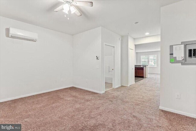 Building Photo - 316 Bridge St