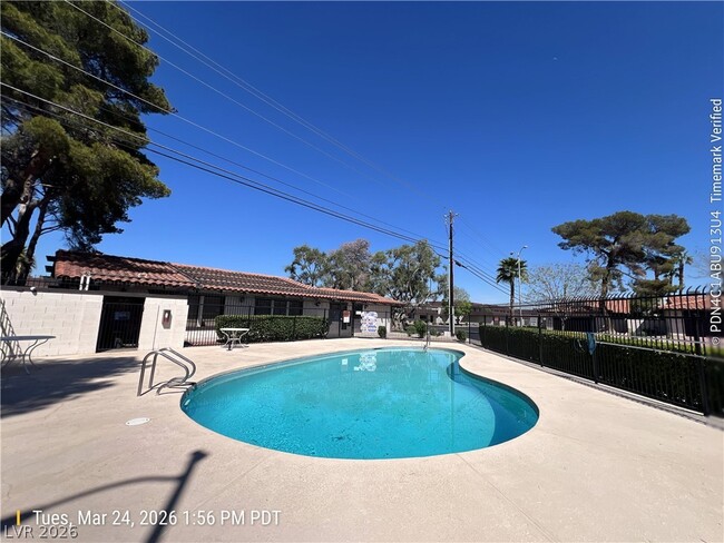 Building Photo - 2547 Egret Cir