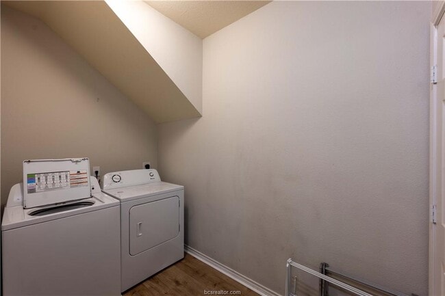 Building Photo - 1133 Oney Hervey Dr