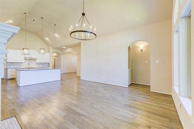 Building Photo - 29302 Wood Lily Dr