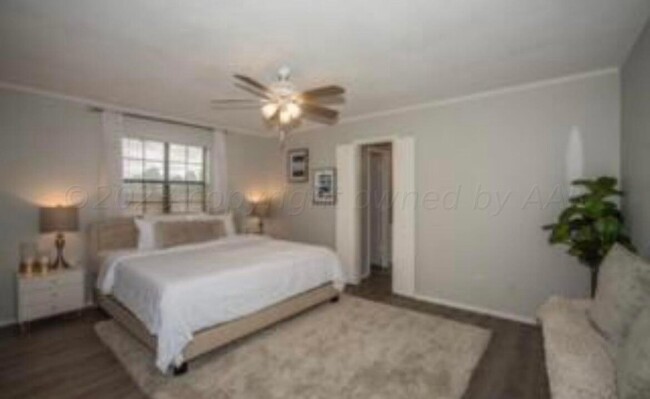 Building Photo - 6701 Deer Park Dr