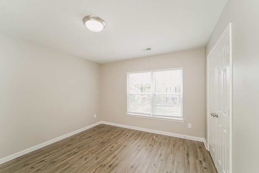 Building Photo - 16826 Macanthra Dr