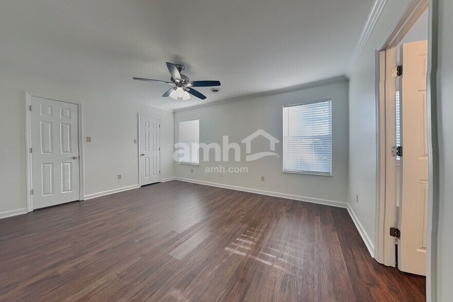 Building Photo - 10225 Highgate Cir