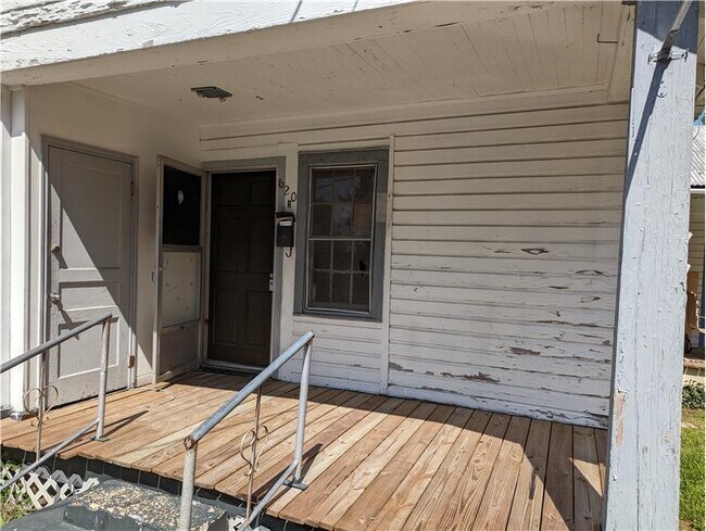 Building Photo - 620 Washington St