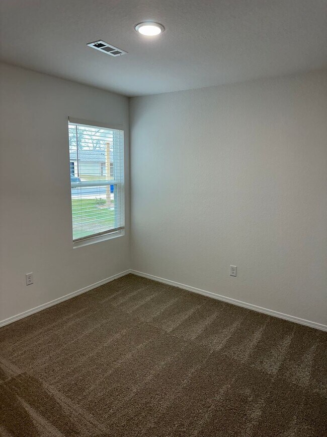 Building Photo - *Pre-leasing* NEW Three Bedroom | Two Bath...