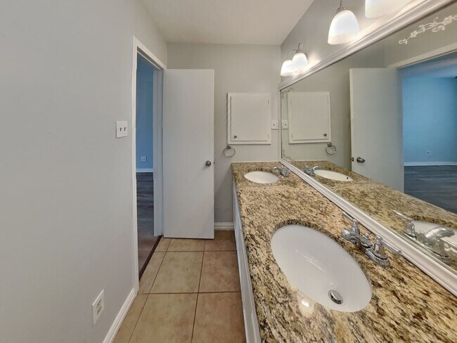 Building Photo - Spacious 3-Bed, 2-Bath Home in Allen, TX with Split Floor Plan, Double Oven & Large Shaded Backyard